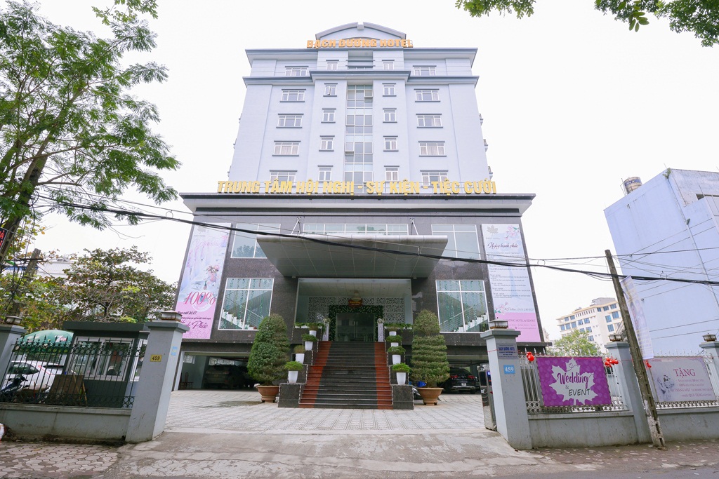Khách sạn Bạch dương, tiền thân là nhà khách Công Binh